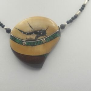 Collier-Médaillon "Chataigne" CORAM